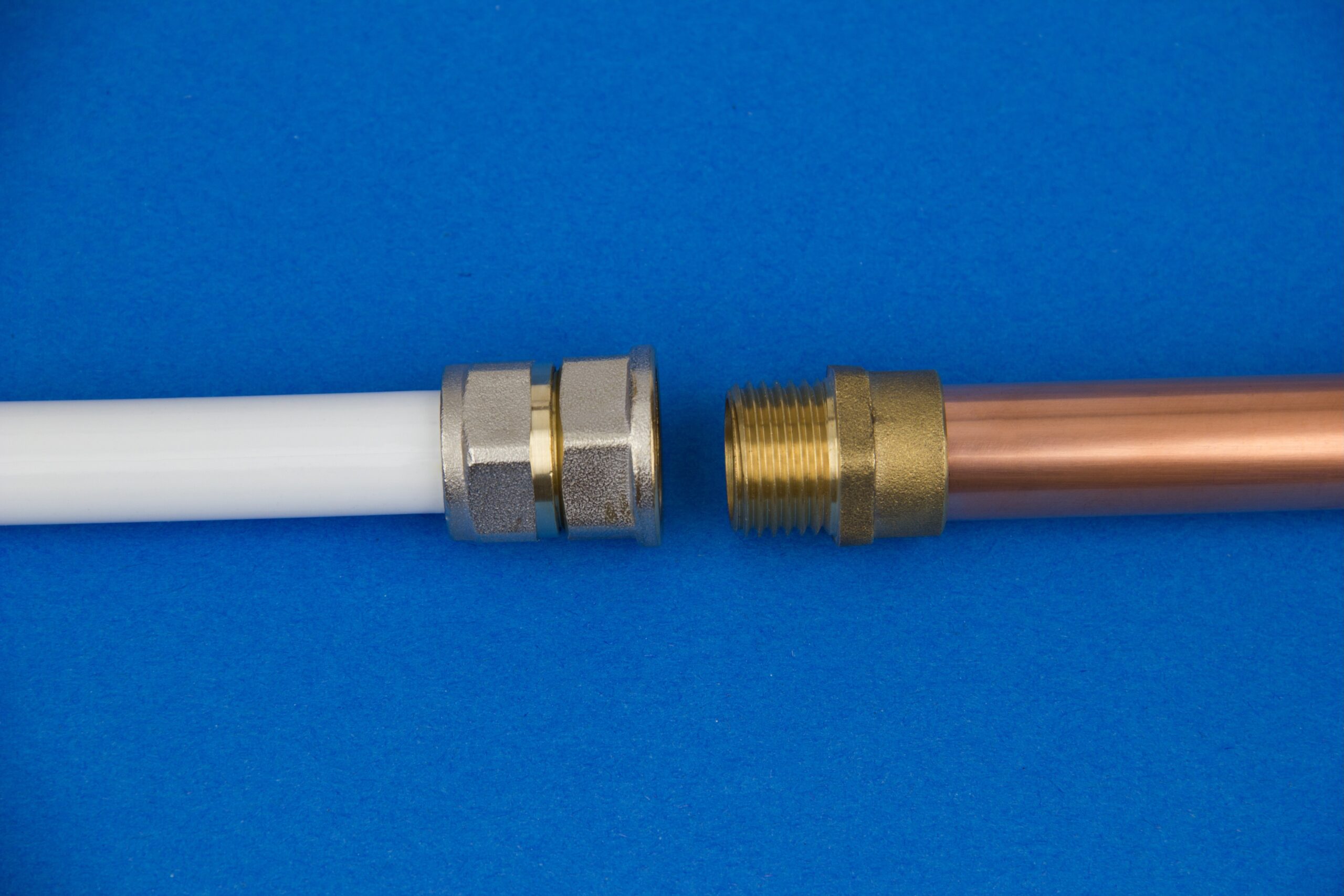 The installation made of pex pipe and copper pipe